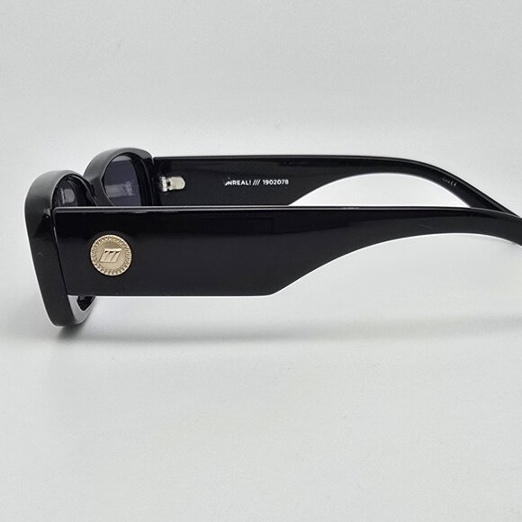 Le Specs Unreal! 1902078 Shiny Black Frame Smoke Grey Lens Sunglasses 52-16-140 - Picture 5 of 16